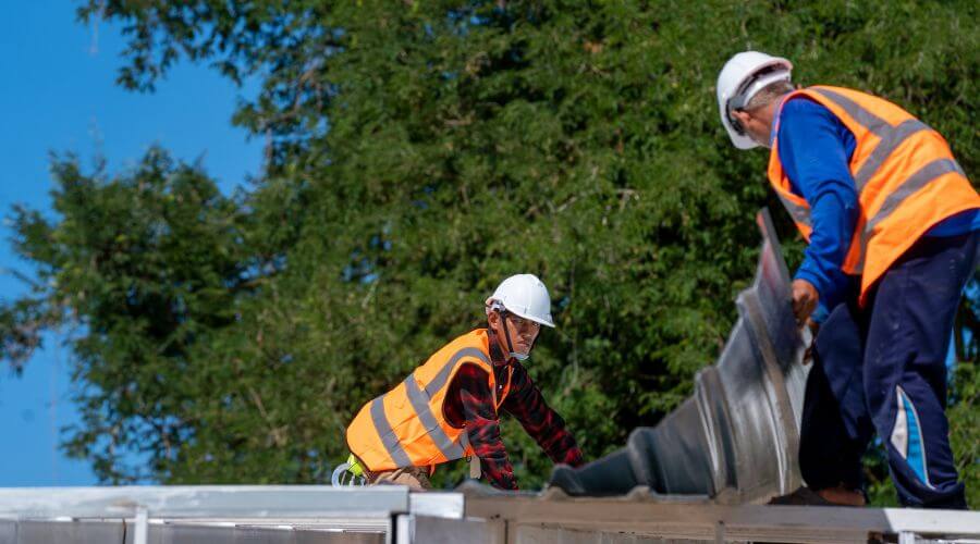 Roof maintenance in Lake Delton, WI